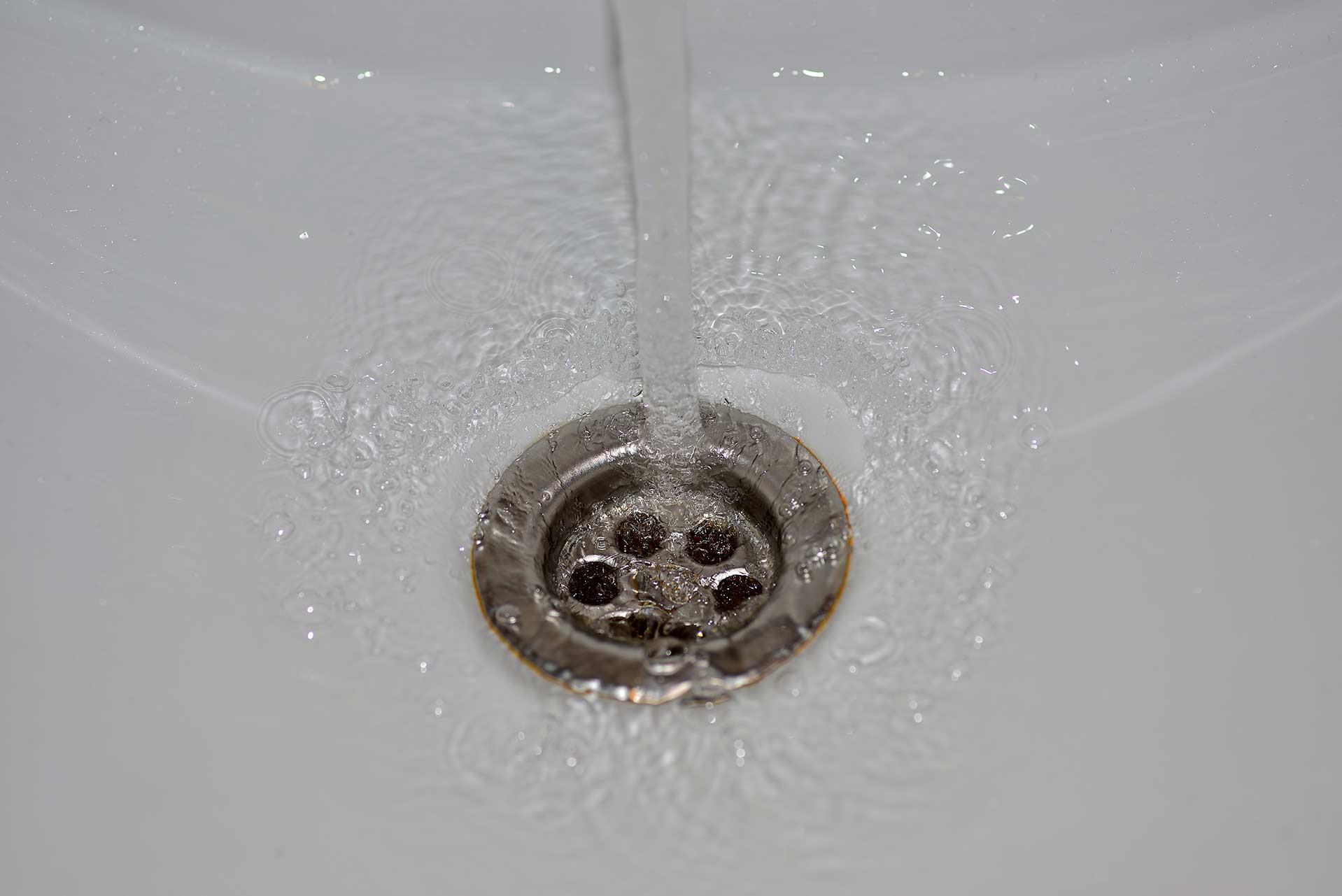 A2B Drains provides services to unblock blocked sinks and drains for properties in Wolverhampton.